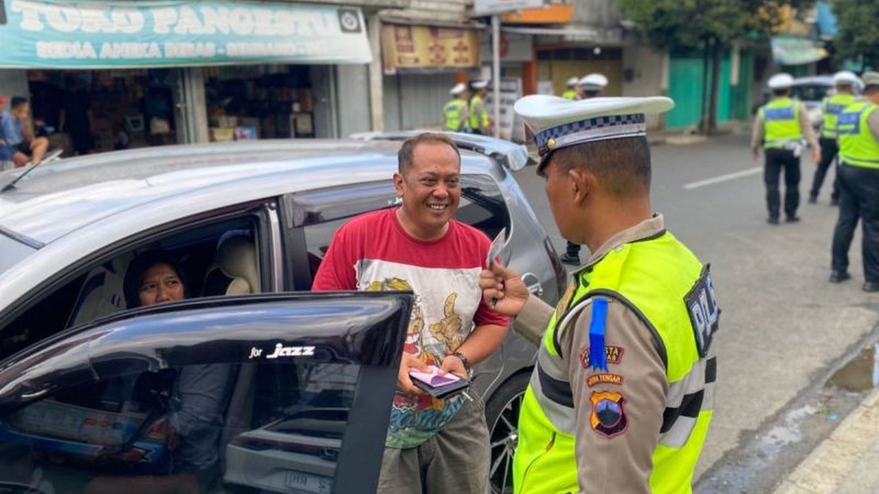 Polresta Banyumas sukses menindak 2.071 pelanggar selama Operasi Patuh Candi Banyumas. Angka ini melonjak signifikan dibanding tahun sebelumnya. Apa penyebabnya?