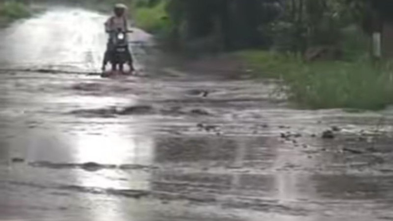 Ribuan warga Desa Dulipali di Flores Timur berhasil selamat dari terjangan banjir lahar dingin Lewotobi. Evakuasi dini menjadi kunci utama mencegah korban jiwa.