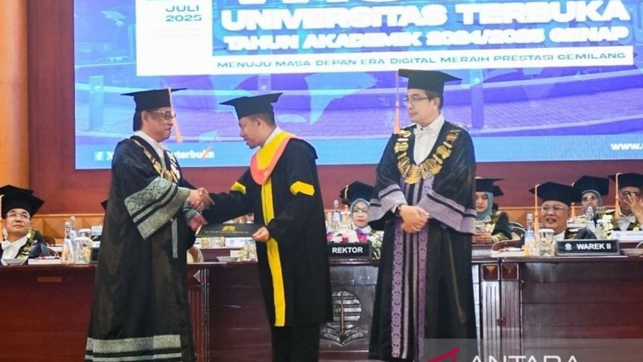 Mantan Koordinator PPI Dunia Choirul Anam kembali menorehkan prestasi akademik, membuktikan bahwa pendidikan entaskan kemiskinan dan tak mengenal batas usia atau gelar.