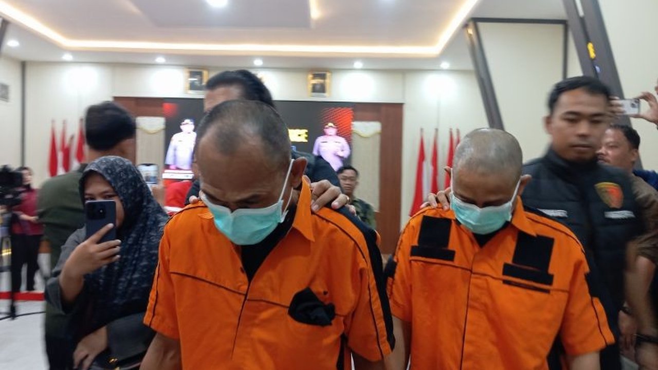 Seorang petugas kebersihan di Polresta Serang Kota ditetapkan sebagai tersangka kasus pencabulan anak 9 tahun. Terungkap modus dan bukti kuat yang menjerat petugas kebersihan tersangka pencabulan ini.