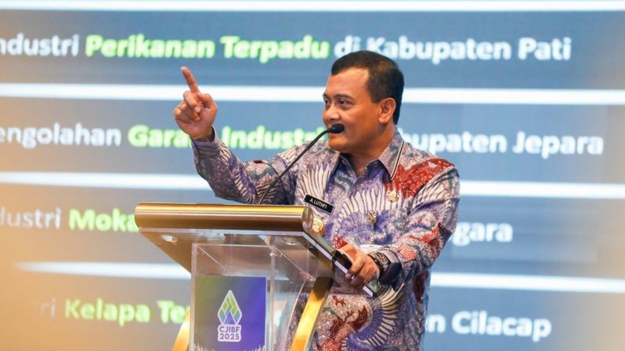 Gubernur Jateng tawarkan 15 proyek strategis di CJIBF 2025, menjanjikan kemudahan perizinan dan jaminan keamanan. Peluang Investasi Jawa Tengah semakin terbuka lebar!