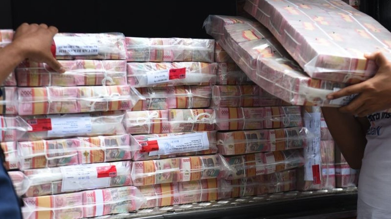 Tindak Pidana Pencucian Uang (TPPU) mengancam keadilan sosial dan stabilitas ekonomi. Artikel ini mengulas tantangan pemberantasan TPPU dan pentingnya semangat Buya Hamka dalam menegakkan keadilan.