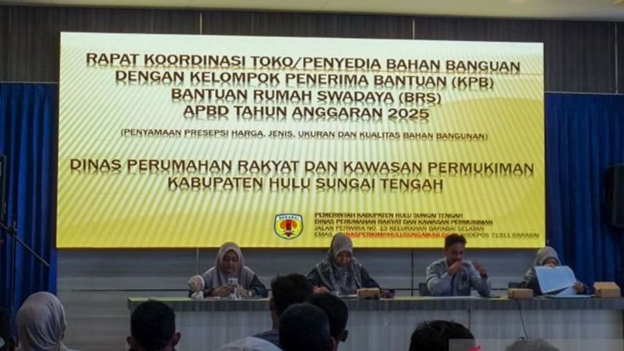 Pemerintah Kabupaten Hulu Sungai Tengah (HST) siap membedah 571 unit rumah swadaya. Program Bedah Rumah HST ini menjadi langkah strategis demi kesejahteraan masyarakat.