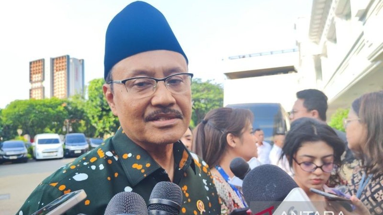 Menteri Sosial umumkan seleksi siswa dan guru untuk 100 titik Sekolah Rakyat telah rampung, siap memulai pembelajaran. Simak detail kapasitas dan anggaran fantastis per siswa!