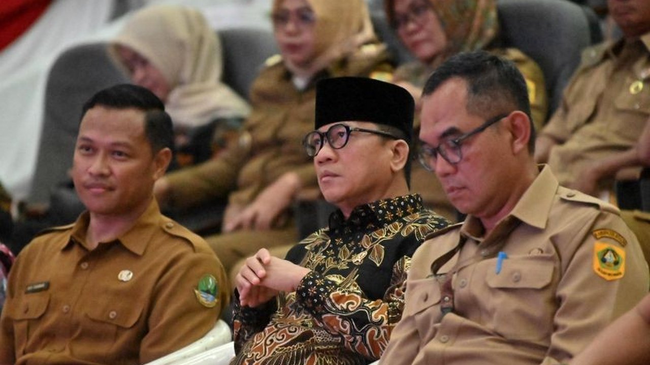 Menteri Desa PDTT Yandri Susanto menekankan pentingnya kekompakan perangkat desa untuk menyukseskan program pemerintah, demi terwujudnya desa sejahtera dan Indonesia maju.