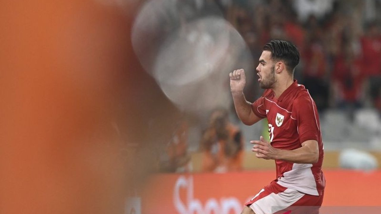 Jens Raven, striker dan top scorer Timnas U-23 Indonesia, bertekad meraih gelar juara ASEAN keduanya di final melawan Vietnam. Mampukah ia mengulang sukses?