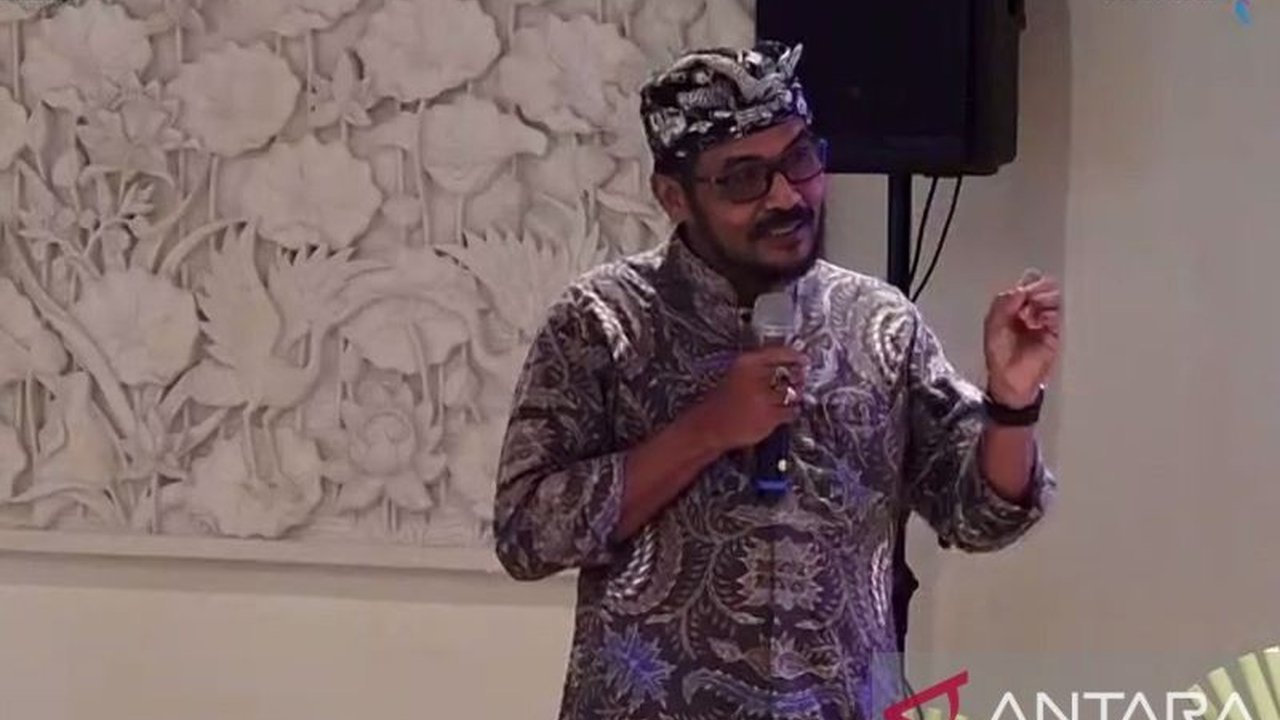 Salah satu pendiri BaliSpirit Festival, I Made Gunarta, menekankan pentingnya aspek Wisata Berkelanjutan di setiap lini kegiatan wisata demi masa depan pariwisata yang lestari.