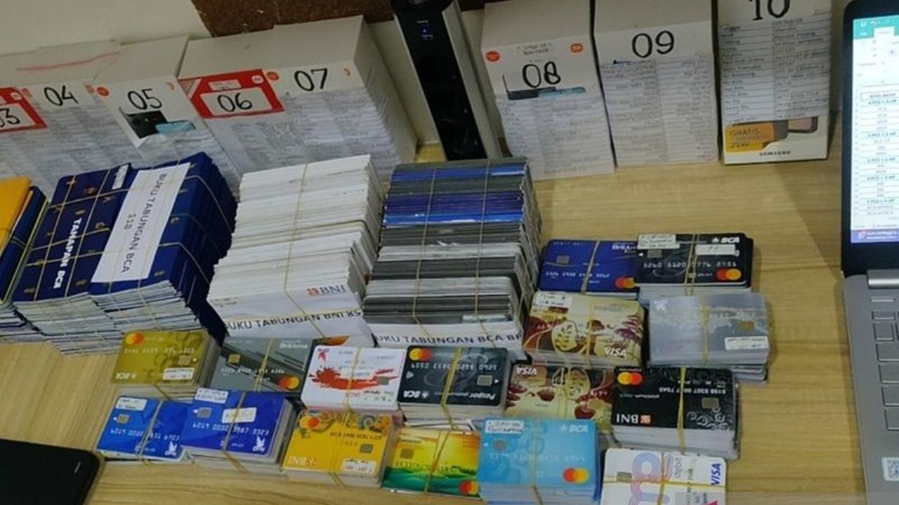 Pusat Pelaporan dan Analisis Transaksi Keuangan (PPATK) mengungkap temuan mengejutkan terkait lebih dari 1 juta rekening yang diduga terlibat tindak pidana, termasuk ribuan rekening dormant.