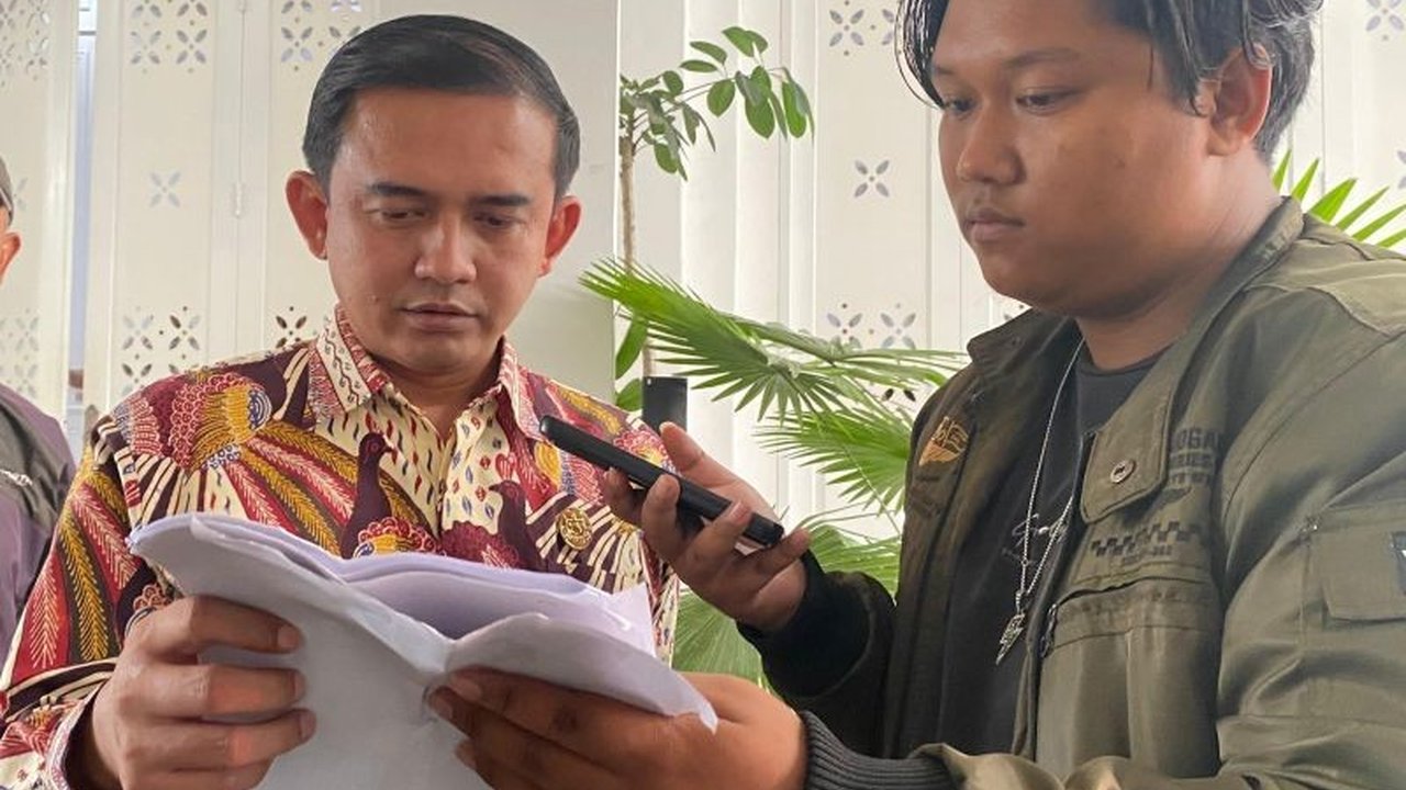 DPRD Garut mendesak 13 kecamatan untuk segera mengembalikan Rp2,1 miliar uang negara hasil temuan BPK, batas waktu hingga 20 Agustus 2025.