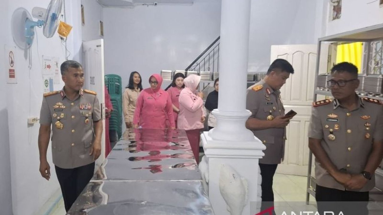 Dapur SPPG MBG Polres Rejang Lebong telah rampung 100 persen dan siap melayani 3.300 pelajar. Simak detail kesiapan fasilitas dan rencana ekspansi program ini.