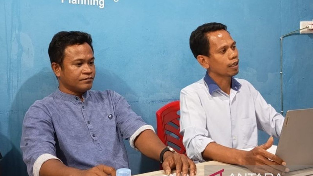 Yayasan Kompas Peduli Hutan (KOMIU) mendesak Pemprov Sulteng cabut dua IUP Donggala di Desa Toaya, Sindue, karena dugaan pelanggaran berat dan kesepakatan yang tak dipenuhi, memicu pertanyaan tentang masa depan pertambangan di wilayah tersebut.