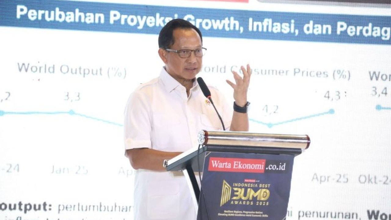 Mendagri Tito Karnavian menegaskan pentingnya Peran BUMD Perkuat PAD, membuka lapangan kerja, dan menjadi penyangga ekonomi. Apa saja tantangan yang dihadapi BUMD di Indonesia?