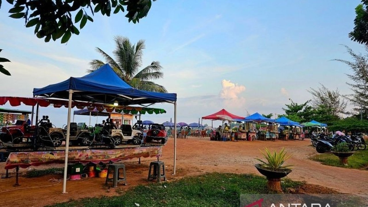 Pemerintah Kabupaten Natuna serius melakukan penataan Pantai Piwang Natuna demi meningkatkan Pendapatan Asli Daerah (PAD) dan menertibkan praktik pungutan liar, berpotensi hasilkan setengah miliar rupiah.