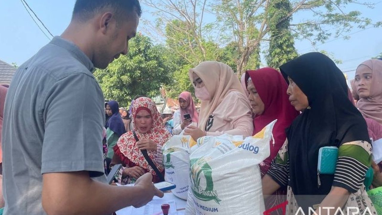 Jumlah Penerima Bantuan Pangan Beras di Kabupaten Serang anjlok lebih dari 21 ribu keluarga. Apa yang melatarbelakangi penurunan signifikan ini dan bagaimana dampaknya?