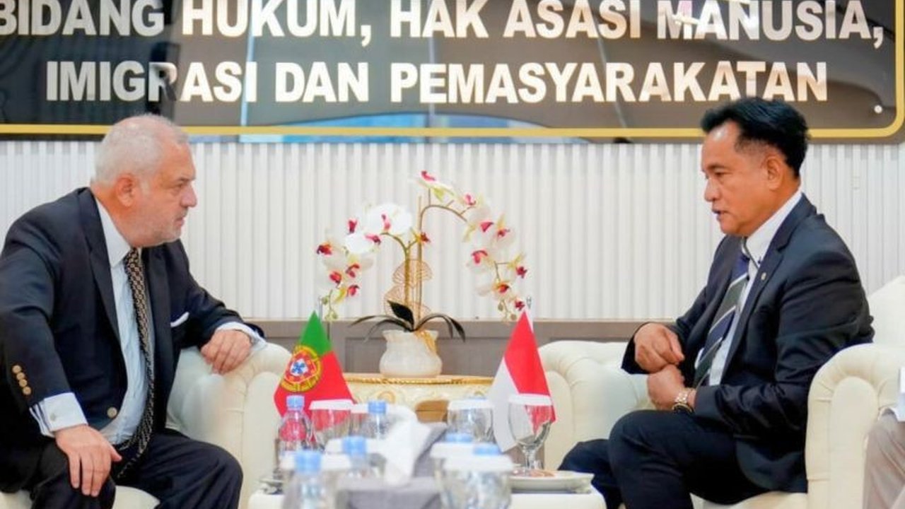 Indonesia dan Portugal memulai babak baru dalam kerja sama hukum. Menko Yusril dan Dubes Portugal bahas ekstradisi, MLA, hingga pemindahan narapidana. Apa saja poin pentingnya?