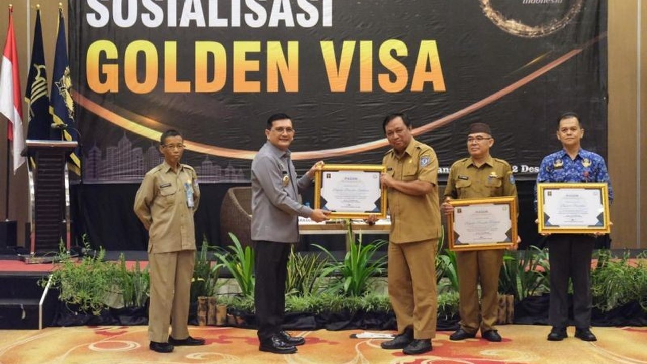 Investor Indonesia kini memiliki kesempatan emas untuk mendapatkan Golden Visa Yunani, membuka pintu residensi di Uni Eropa hanya dengan investasi properti minimal Rp4,8 miliar.