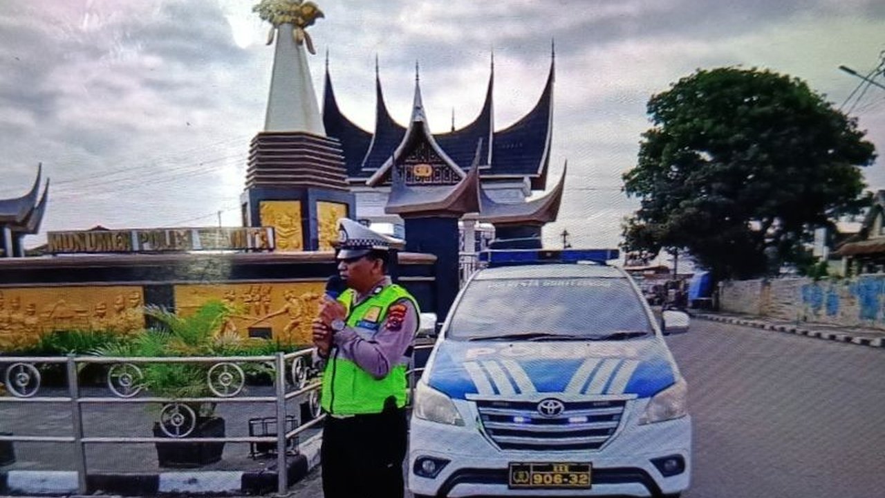 Operasi Patuh 2025 di Bukittinggi menunjukkan peningkatan penindakan signifikan, bahkan dokumen KIR kendaraan turut diperiksa. Apa penyebabnya?