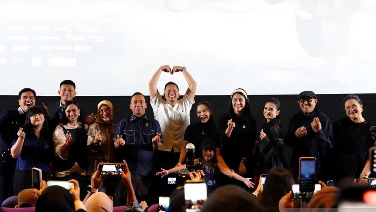 Menteri Kemendukbangga/BKKBN sebut film 'Panggil Aku Ayah' relevan atasi tantangan fatherless di Indonesia, tekankan pentingnya Peran Ayah yang tak hanya sedarah.