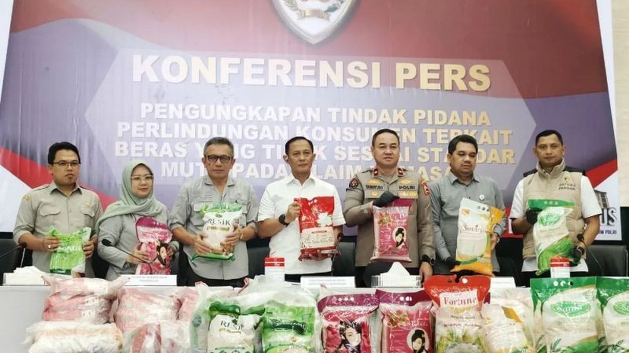 Satgas Pangan Polres Ngawi gencar melakukan pemantauan untuk antisipasi pengoplosan beras di pasaran, memastikan ketersediaan dan harga stabil demi kepercayaan masyarakat.