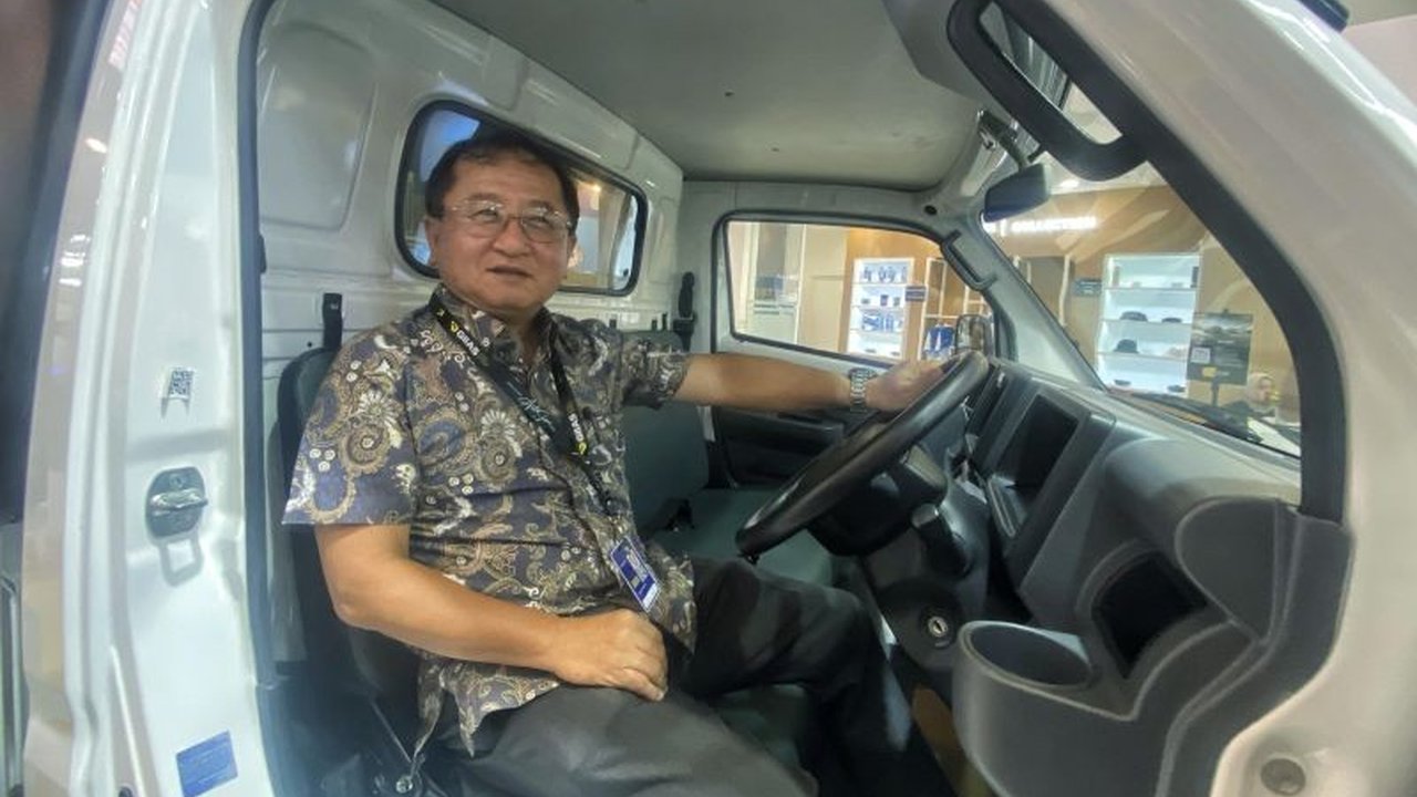 Presiden Direktur SIM, Minoru Amano, mengungkapkan alasan di balik belum adanya rencana elektrifikasi Suzuki Carry, meskipun menjadi tulang punggung penjualan.