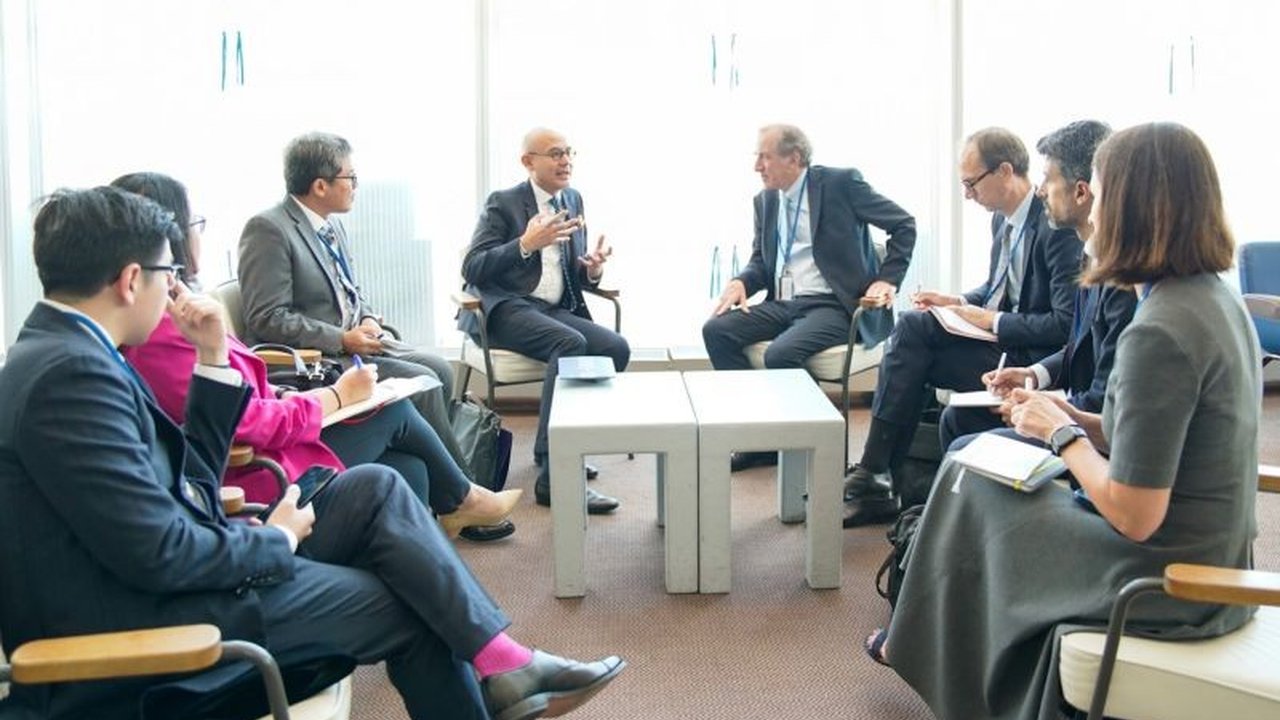 Wakil Menteri Luar Negeri RI membahas Isu Palestina dalam serangkaian pertemuan bilateral di PBB, menegaskan komitmen Indonesia termasuk kesiapan kirim pasukan perdamaian.