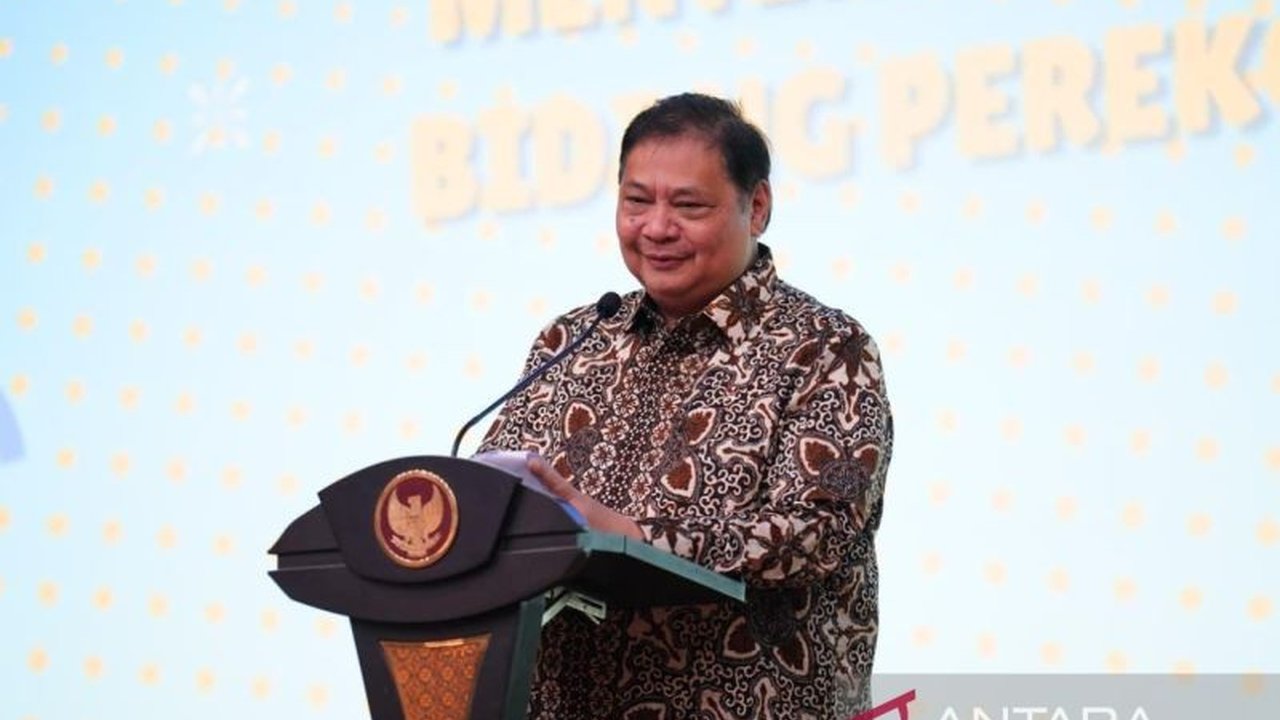 Menteri Koordinator Bidang Perekonomian Airlangga Hartarto memproyeksikan kontribusi Ekonomi Digital terhadap PDB mencapai 8%, dorong ASN adaptif teknologi.