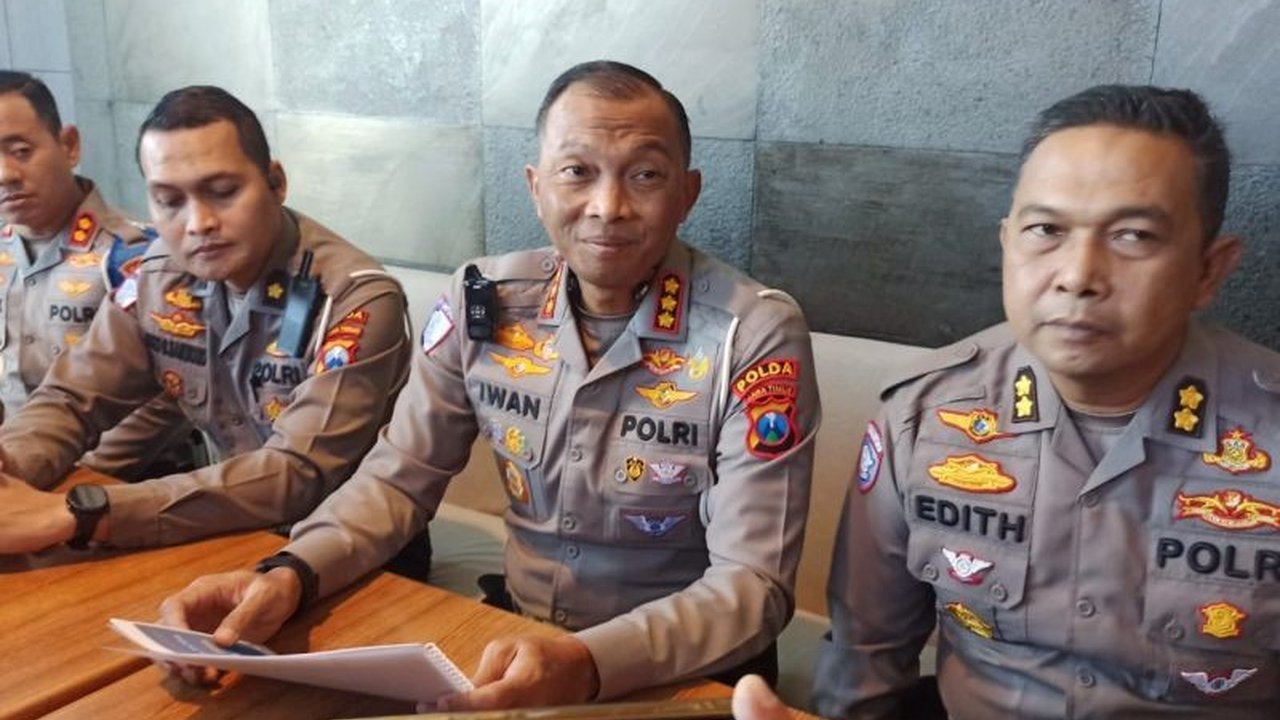 Operasi Patuh Semeru 2025 sukses menekan angka kecelakaan lalu lintas di Jawa Timur hingga 39%, namun ironisnya, jumlah korban meninggal dunia justru mengalami kenaikan.