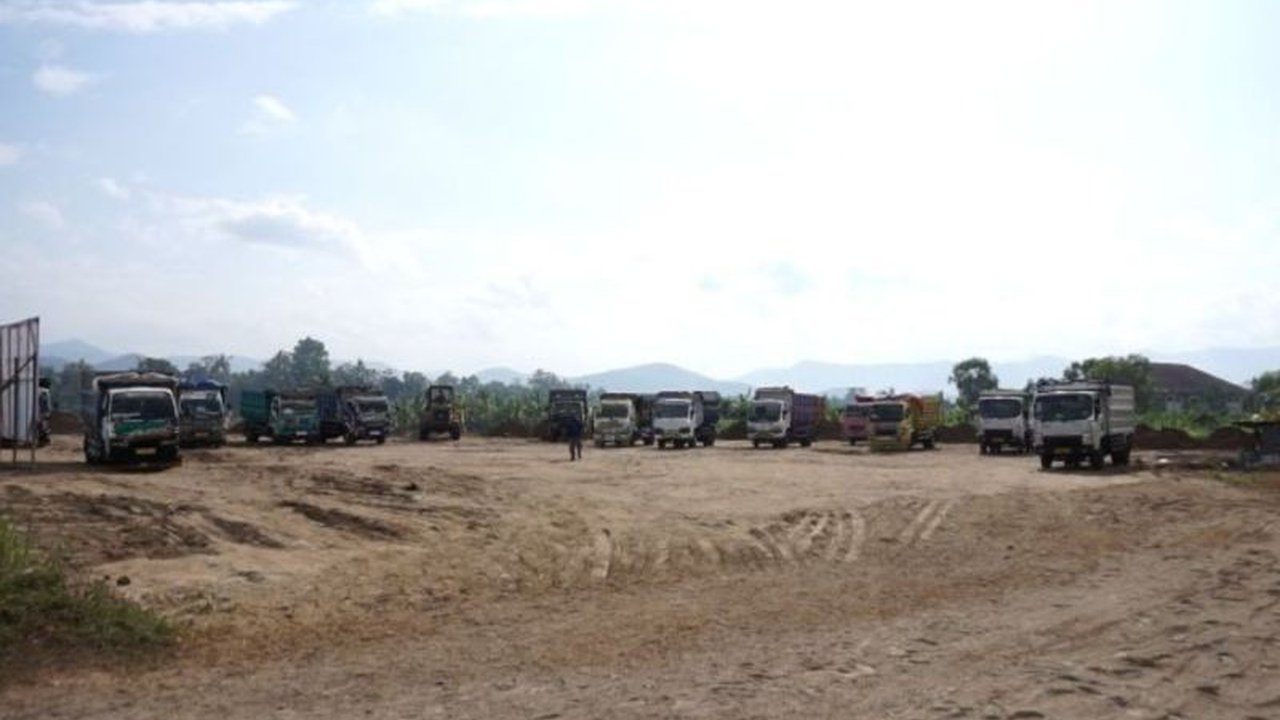 Pemerintah Kabupaten Pacitan resmi memulai pembangunan Sekolah Rakyat di lahan lima hektare, memanfaatkan limbah FABA dari PLTU untuk pengurukan. Proyek ini ditargetkan rampung 2026.