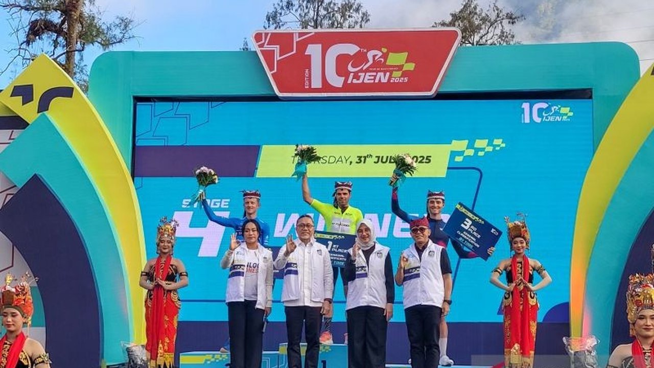 Menteri Koordinator Bidang Pangan Zulkifli Hasan memuji Tour de Banyuwangi Ijen sebagai agenda kreatif yang mampu mempromosikan daerah dan menjadi kebanggaan nasional. Simak selengkapnya!