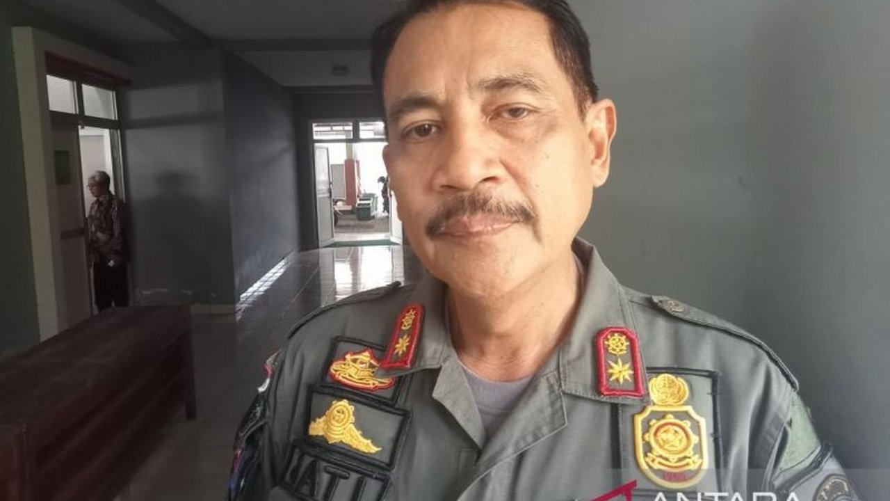 Satpol PP Bantul berhasil menyidangkan dua pembuang sampah liar yang tertangkap tangan, didenda Rp1 juta, serta seorang penimbun sampah ilegal dengan denda fantastis Rp10 juta.