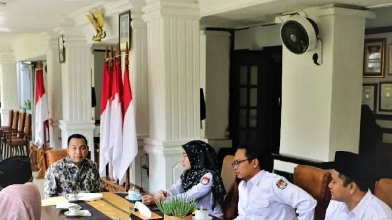 Pemerintah Kota Madiun dan KPU Kota Madiun menjajaki Kolaborasi Pemkot KPU Madiun strategis pasca-Pilkada 2024, demi mewujudkan demokrasi yang sehat dan partisipatif. Bagaimana kelanjutannya?