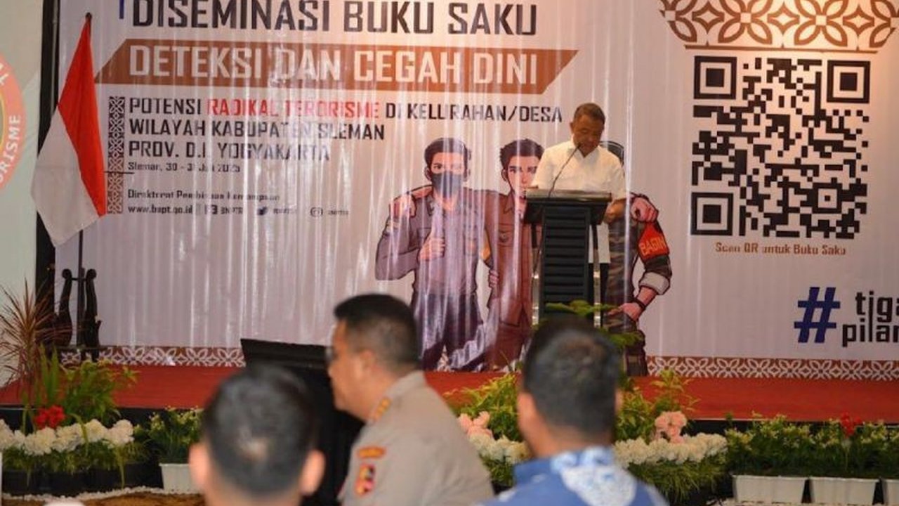 Kesbangpol Sleman menegaskan tiga pilar desa adalah sensor keamanan nasional vital dalam Pencegahan Terorisme. Bagaimana peran mereka di tingkat lokal?