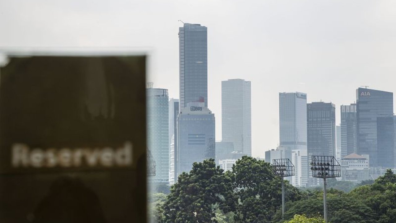 Realisasi PMDN DKI Jakarta pada Triwulan II 2025 mencapai Rp48,2 triliun, menjadikannya yang tertinggi secara nasional. Apa rahasia di balik capaian fantastis ini?