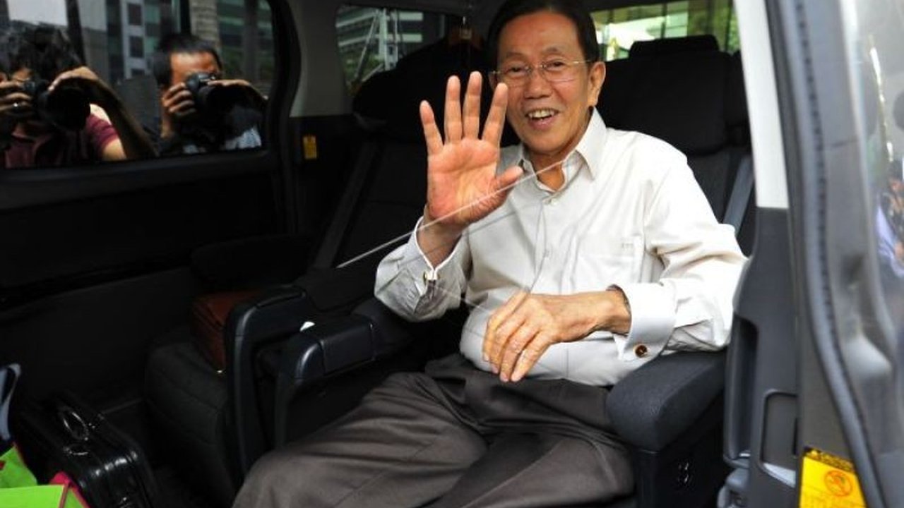 Dunia ekonomi dan politik Indonesia berduka atas wafatnya Kwik Kian Gie, ekonom senior dan mantan menteri yang dikenal kritis terhadap kebijakan ekonomi liberal.