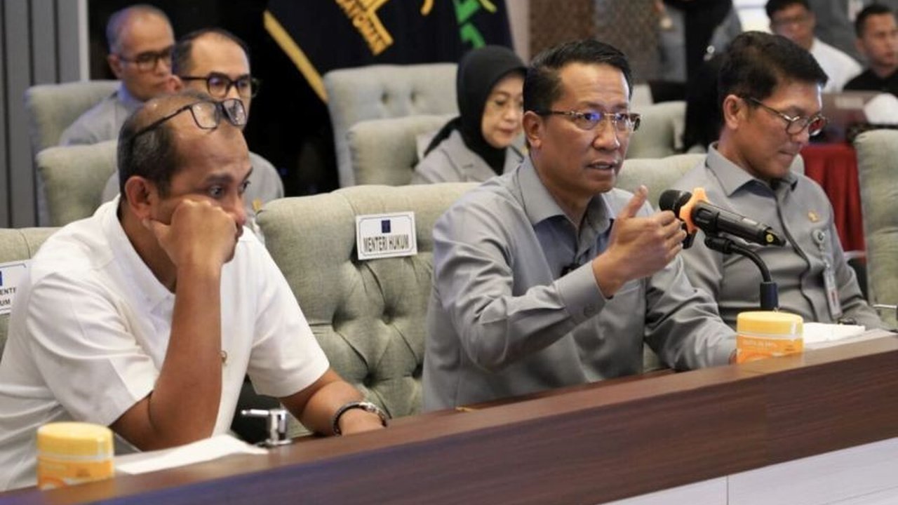 Menteri Hukum Supratman Andi Agtas menjelaskan alasan di balik pemberian Abolisi Amnesti kepada Tom Lembong dan Hasto Kristiyanto. Apa pertimbangan utamanya?