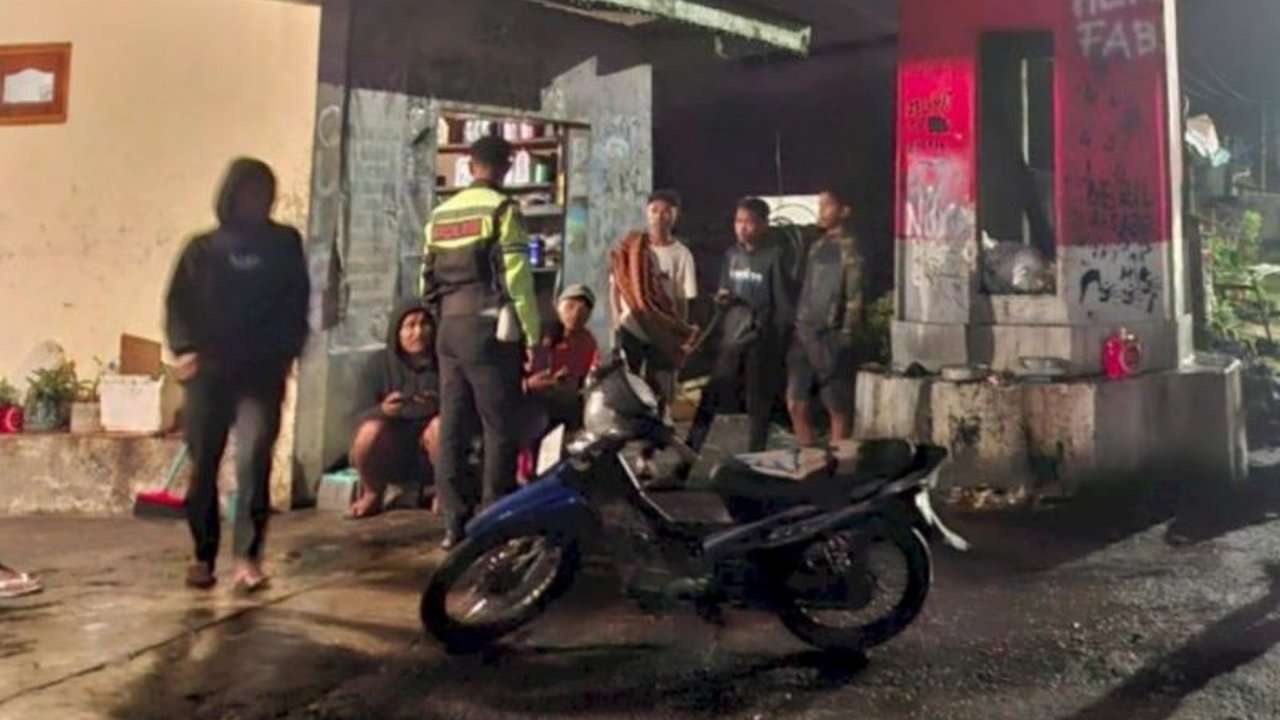 Polres Manggarai berhasil menindak aksi balapan liar di Carep, mengamankan joki dan pemilik motor tanpa surat. Terungkap, ada taruhan Rp3 juta dan hobi berbahaya yang menjadi motif.