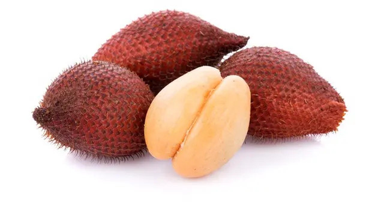Buah Salak Credit: pexels.com/Delaine