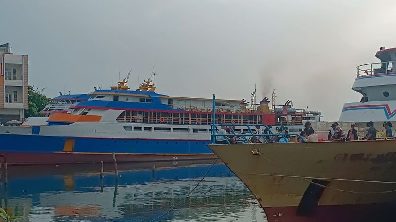 BMKG mengeluarkan Peringatan Gelombang Tinggi di perairan Sulawesi Utara hingga 4 Agustus 2025. Warga dan nelayan diimbau waspada demi keselamatan pelayaran.