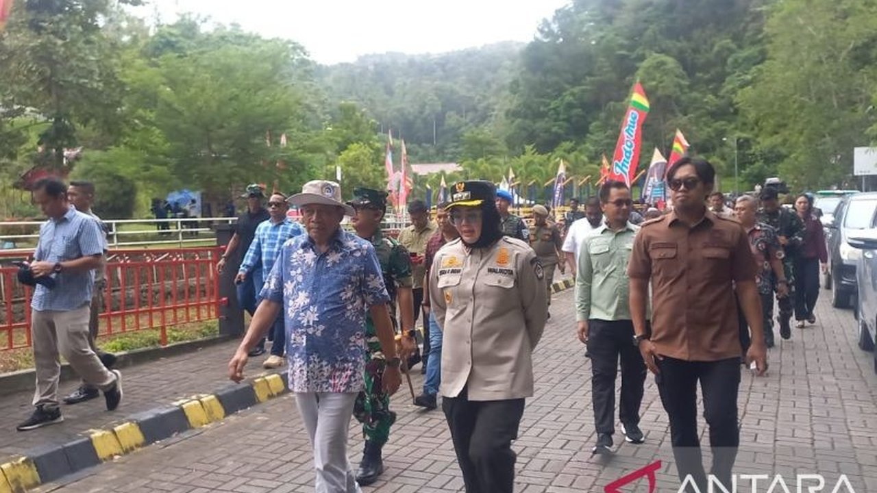 Pemerintah Kota Kendari menggelar retret inovatif untuk pejabat dan camat, menjadi yang pertama di Indonesia. Langkah ini diharapkan mampu meningkatkan disiplin dan etos kerja ASN.