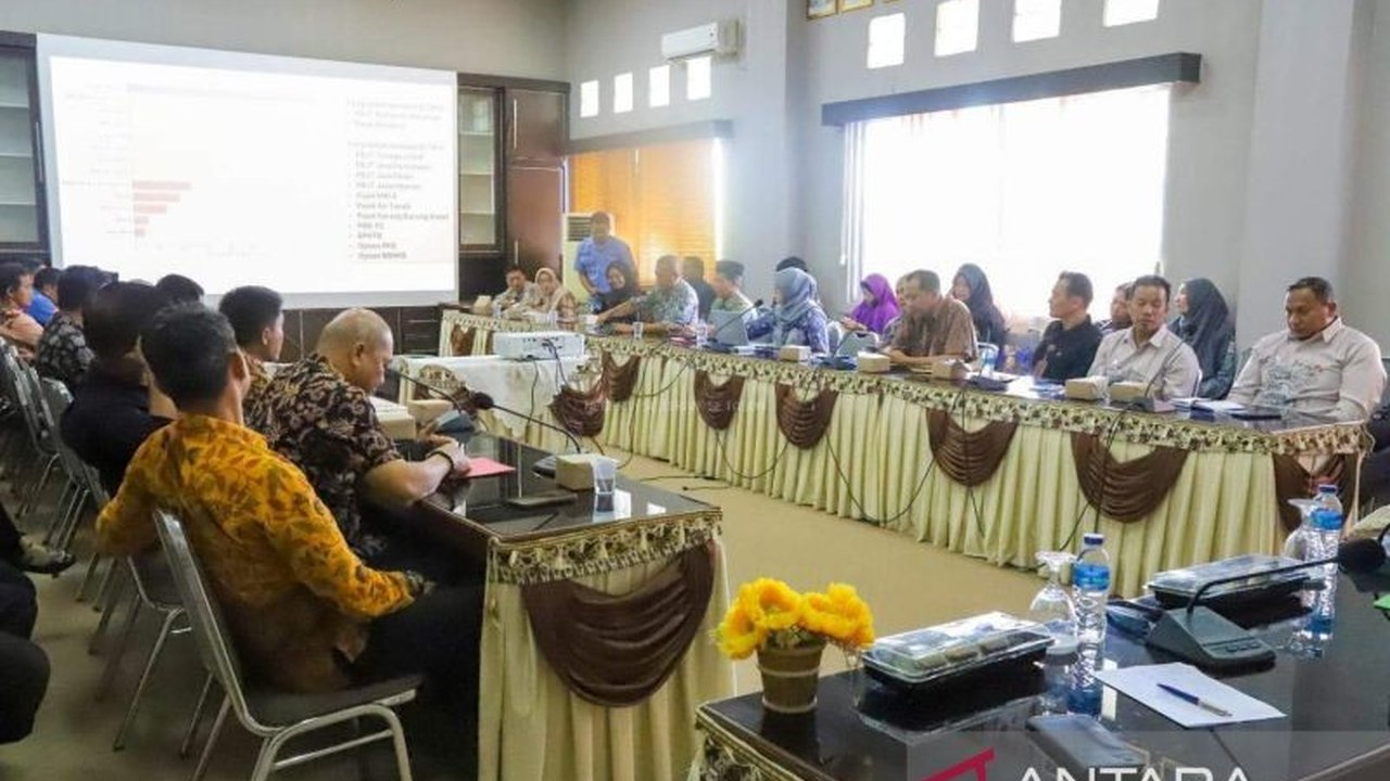 Pemerintah Kabupaten Bangka Barat membentuk Tim Optimalisasi PAD demi mencapai target pendapatan Rp113,2 miliar, sekaligus meningkatkan efisiensi dan transparansi.