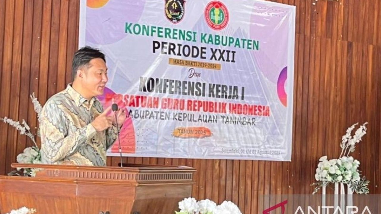 Pemerintah Kabupaten Kepulauan Tanimbar dan PGRI berkomitmen wujudkan pendidikan progresif di daerah. Profesionalisme guru menjadi fondasi utama. Simak langkah strategisnya dalam meningkatkan mutu pendidikan!