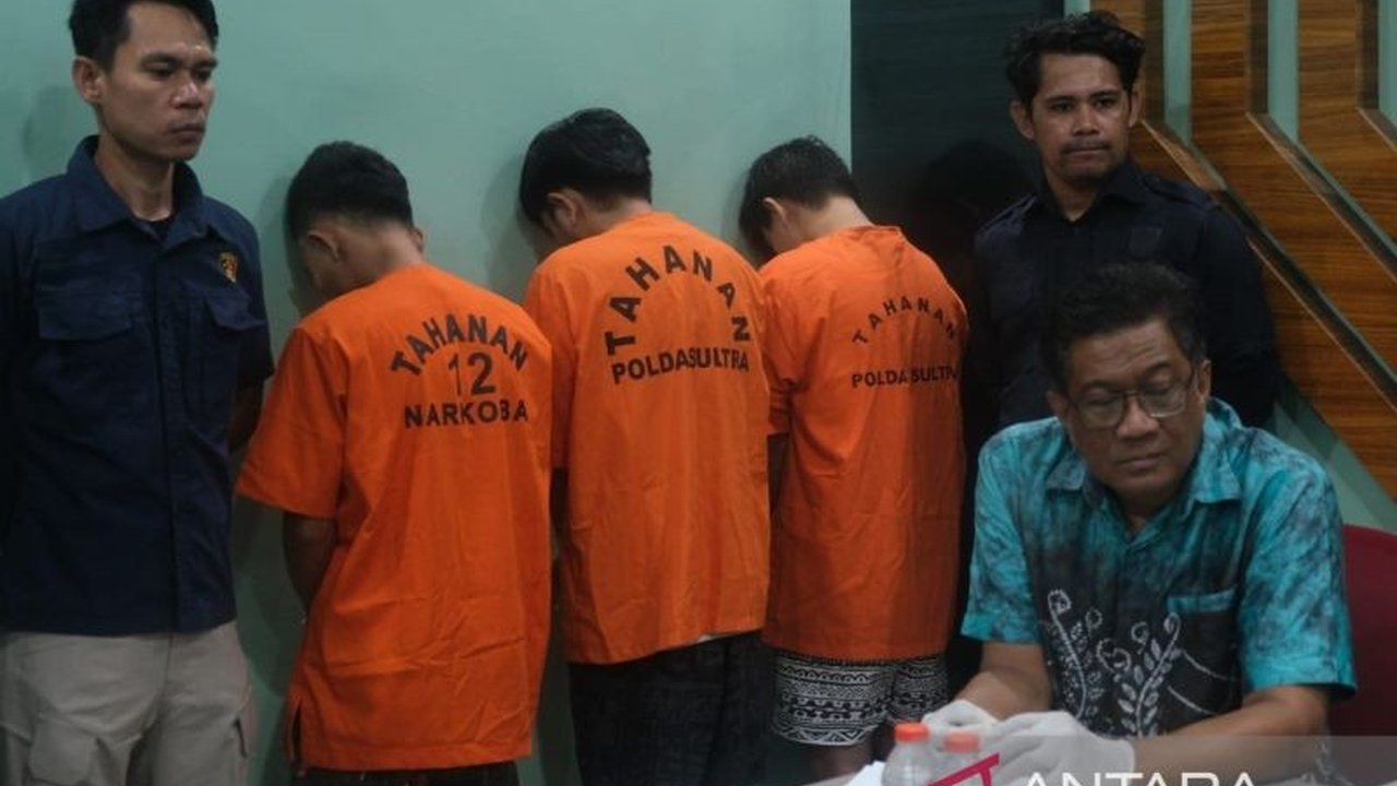 Polda Sulawesi Tenggara berhasil mengungkap sindikat narkoba Sultra dan menyita 6,8 kilogram sabu dalam operasi Juli 2025. Siapa saja yang terlibat?