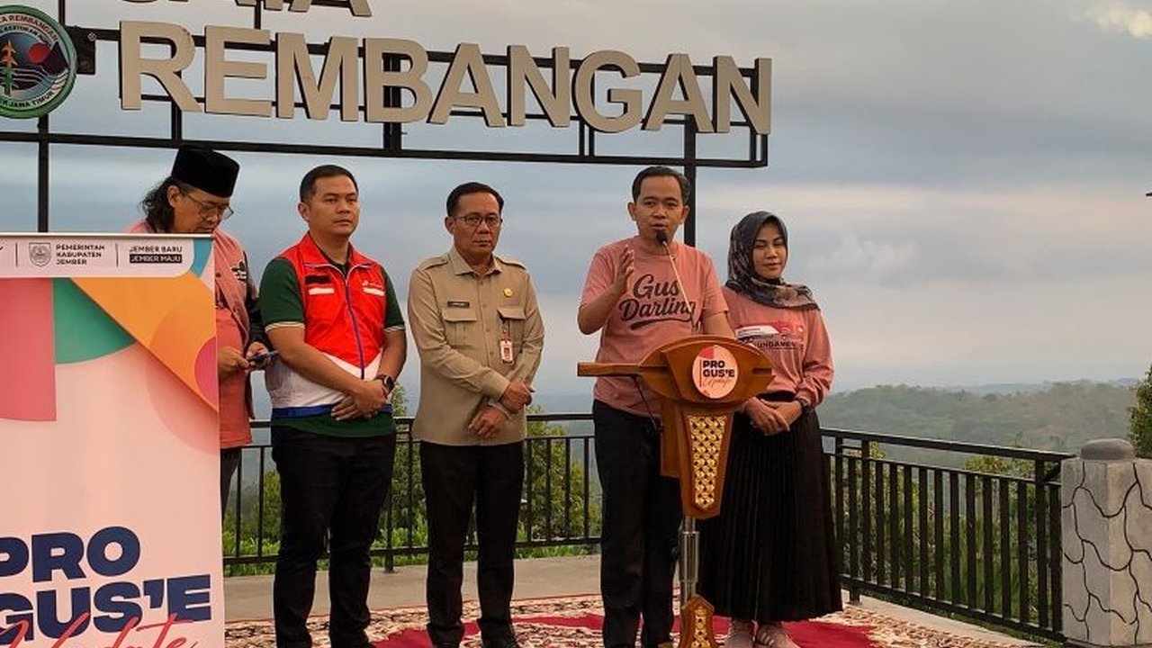 Setelah krisis BBM di Jember teratasi dalam waktu singkat, Bupati Fawait resmi mencabut surat edaran sekolah daring dan WFA ASN, menandai kembalinya aktivitas normal.