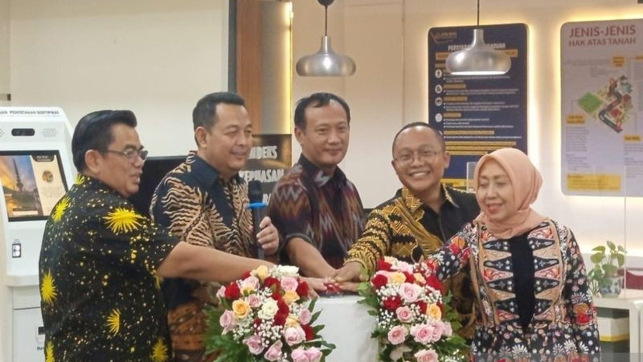 Peralihan Hak Tanah Elektronik resmi diberlakukan di DKI Jakarta, menjanjikan transparansi dan efisiensi. Temukan bagaimana inovasi ini mengurangi manipulasi data dan mempermudah masyarakat.