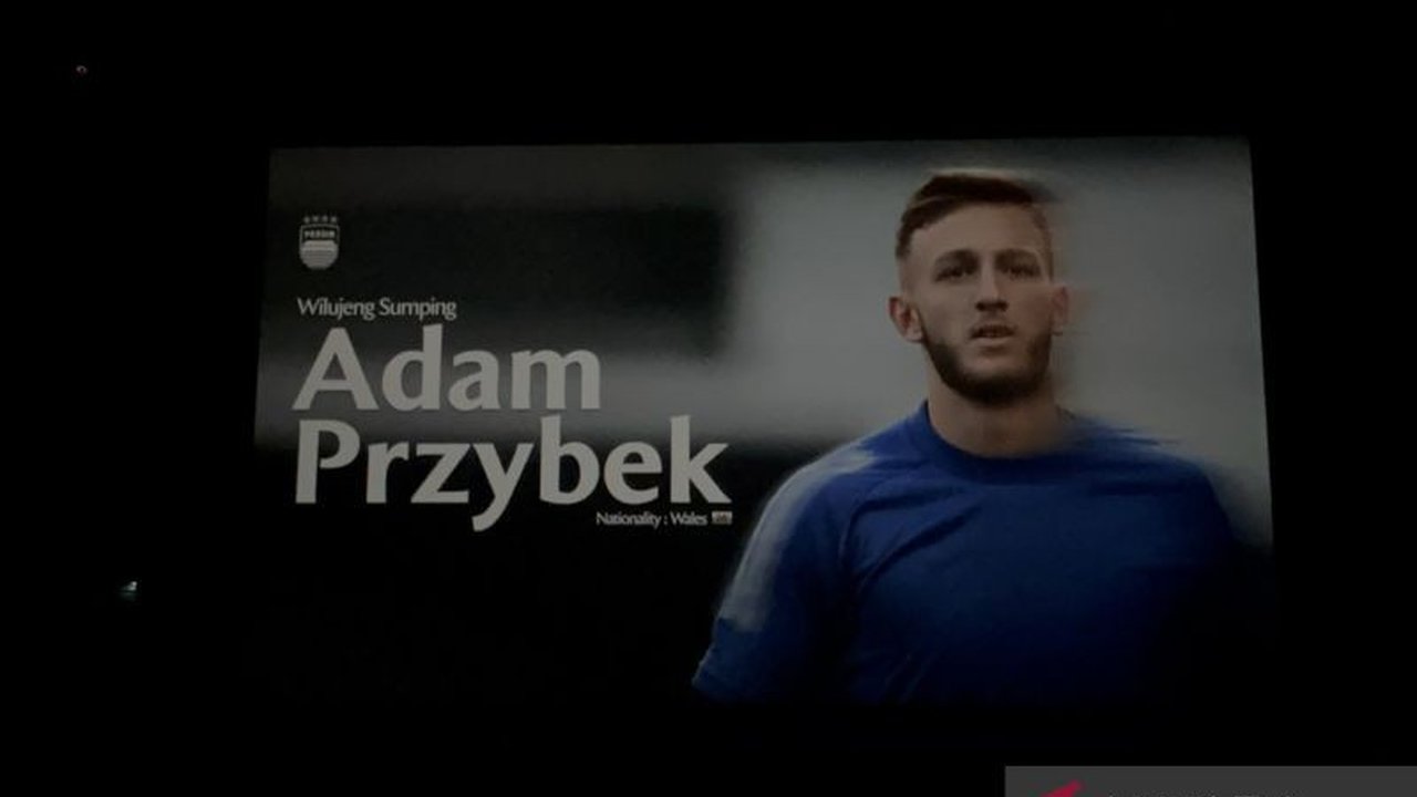 Kiper Persib Bandung, Adam Przybek, menyambut antusias Laga Persahabatan Persib melawan Western Sydney Wanderers. Simak bagaimana laga ini jadi penentu kesiapan Maung Bandung!