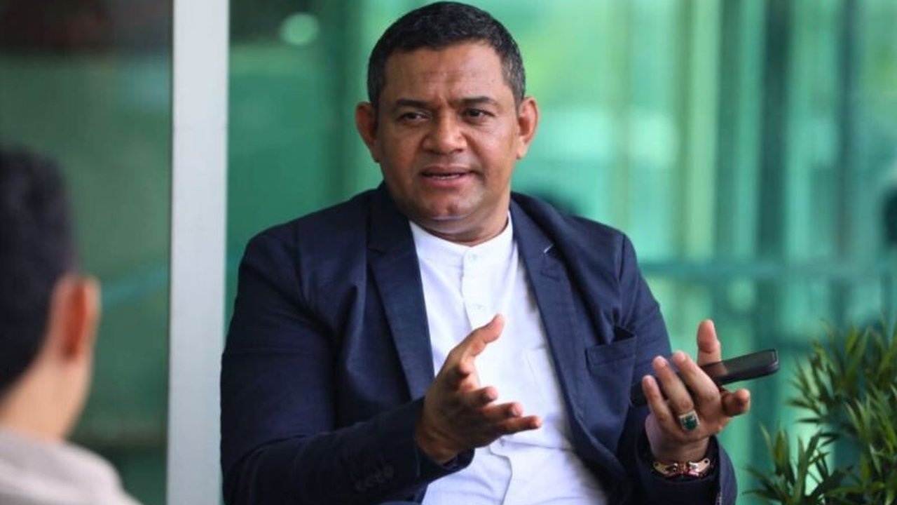 Pakar hukum tata negara menegaskan amnesti dan abolisi adalah alat konstitusional presiden untuk pengampunan. Pahami lebih dalam fungsi dan sejarah penggunaan amnesti dan abolisi di Indonesia.