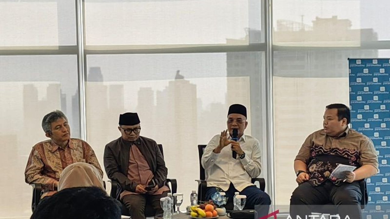 Komisi VIII DPR RI mendesak Badan Pengelola Keuangan Haji (BPKH) untuk lebih berani dalam Investasi Dana Haji demi hasil maksimal 12%, jauh di atas realisasi saat ini.