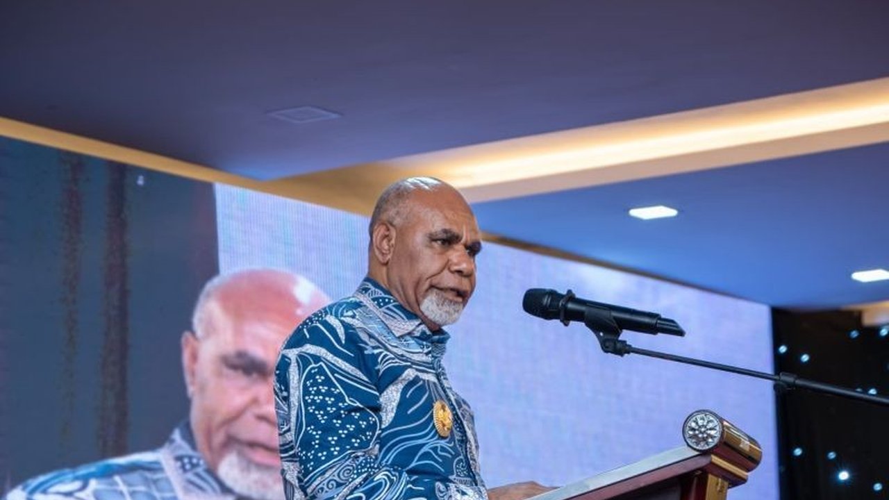 Pemprov Papua Tengah mempercepat pendataan OAP ke SIAK Plus. Data akurat ini krusial untuk kebijakan dan alokasi Otsus, demi pembangunan adil dan berkelanjutan.