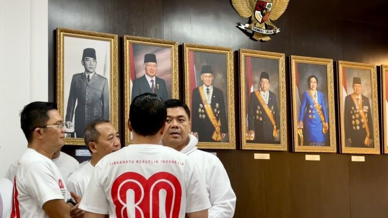 Wapres Gibran Rakabuming Raka dipastikan mengikuti Upacara HUT Ke-80 RI di Istana Merdeka. Ini momen perdana Presiden Prabowo Subianto bertindak sebagai inspektur upacara.