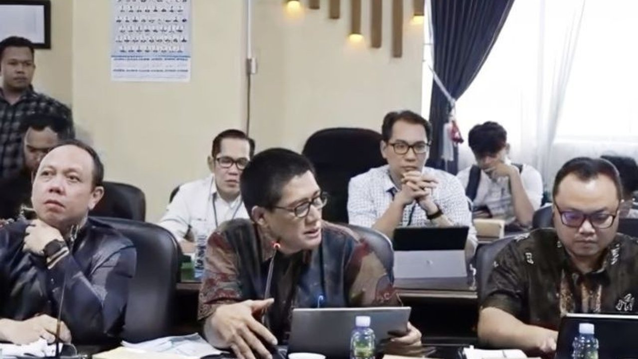 Manajemen Bank Kalsel berhasil mengaktifkan kembali 50.000 rekening nasabah yang sempat diblokir PPATK. Apa penyebab pemblokiran massal rekening Bank Kalsel aktif ini?